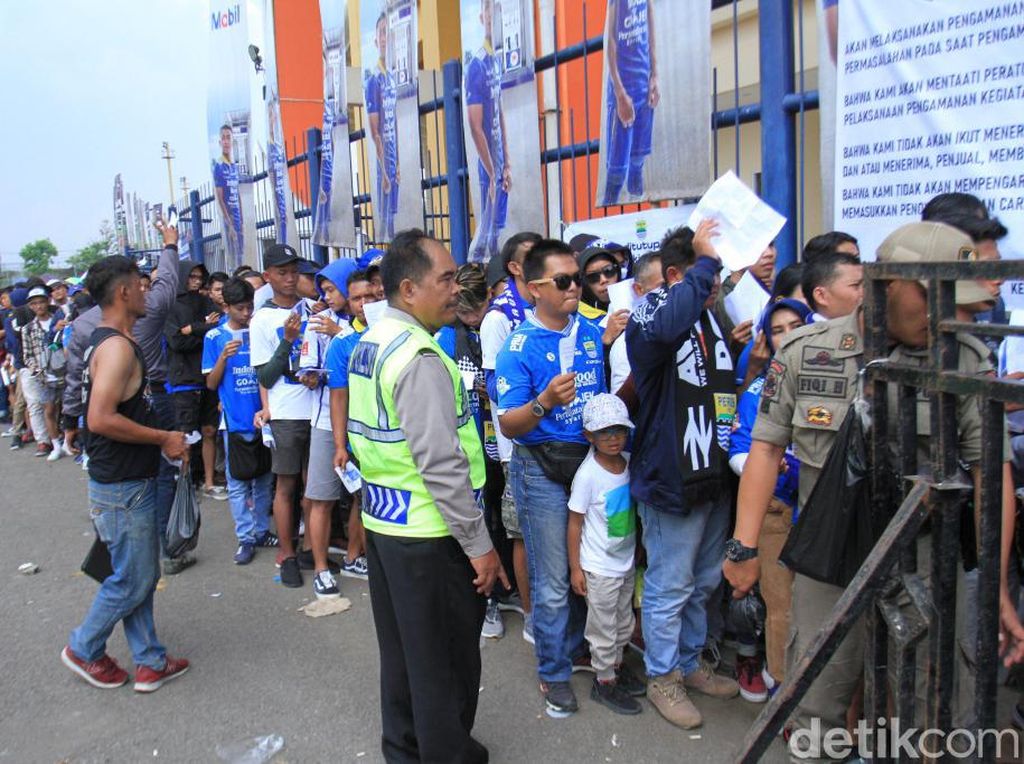 Persib Menjamu Arema FC, Bobotoh Haus Kemenangan Persib Menjamu Arema FC, Bobotoh Haus Kemenangan