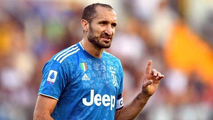 PARMA, ITALY - AUGUST 24: Giorgio Chiellini of Juventus  gestures during the Serie A match between Parma Calcio and Juventus at Stadio Ennio Tardini on August 24, 2019 in Parma, Italy.  (Photo by Alessandro Sabattini/Getty Images)