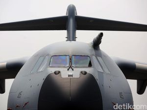 Melihat Lebih Dekat Pesawat Angkut AU Inggris A400M Melihat Lebih Dekat Pesawat Angkut AU Inggris A400M