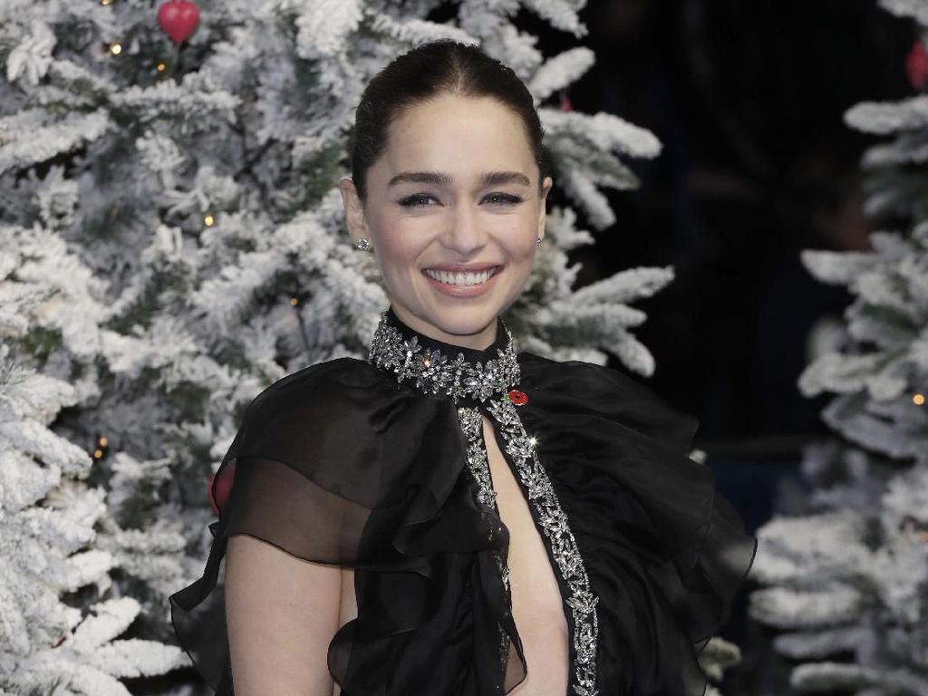 Emilia Clarke Tak Mau Nonton House of the Dragon, Ini Alasannya Emilia Clarke Tak Mau Nonton House of the Dragon, Ini Alasannya