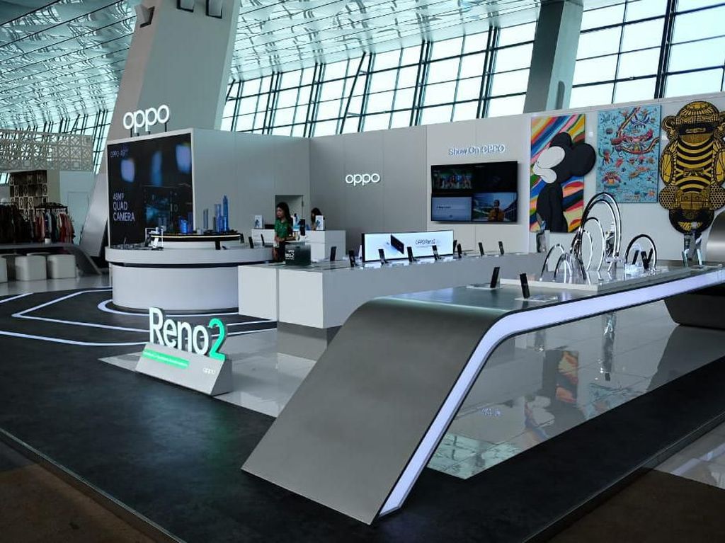 OPPO Buka Experience Store di Terminal 3 Bandara Soetta OPPO Buka Experience Store di Terminal 3 Bandara Soetta