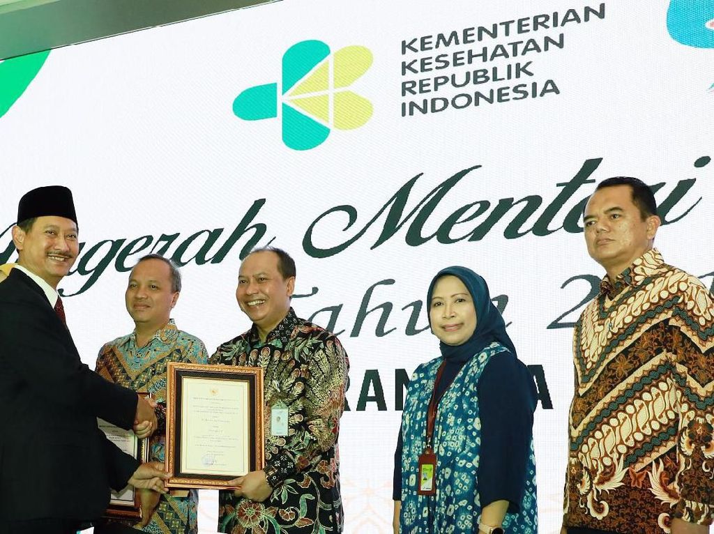Klinik Kesehatan Milik KAI Raih Penghargaan dari Kemenkes Klinik Kesehatan Milik KAI Raih Penghargaan dari Kemenkes