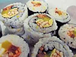 Murah Banget! Seporsi Gimbap Ini Harganya Cuma Rp 5 Ribu