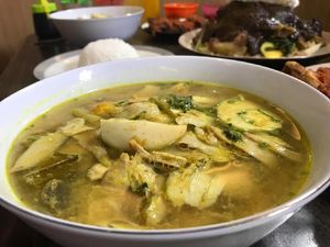 Mantap! Makan Soto Ambengan, Surabi, hingga Makanan Korea yang Bikin Laper Mantap! Makan Soto Ambengan, Surabi, hingga Makanan Korea yang Bikin Laper