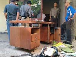 Ditemukan Ban Motor Bekas di Lokasi Kebakaran Arsip Korpri Klaten