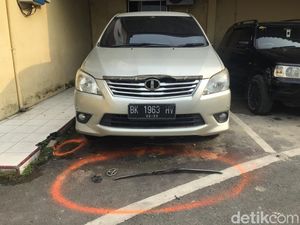 Lingkaran Oranye Temuan Material Bom Bunuh Diri Medan Berisi Paku Lingkaran Oranye Temuan Material Bom Bunuh Diri Medan Berisi Paku