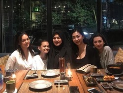 Dapat Masalah Bertubi-tubi, Sarita Tak Pernah Nangis di Depan Anak