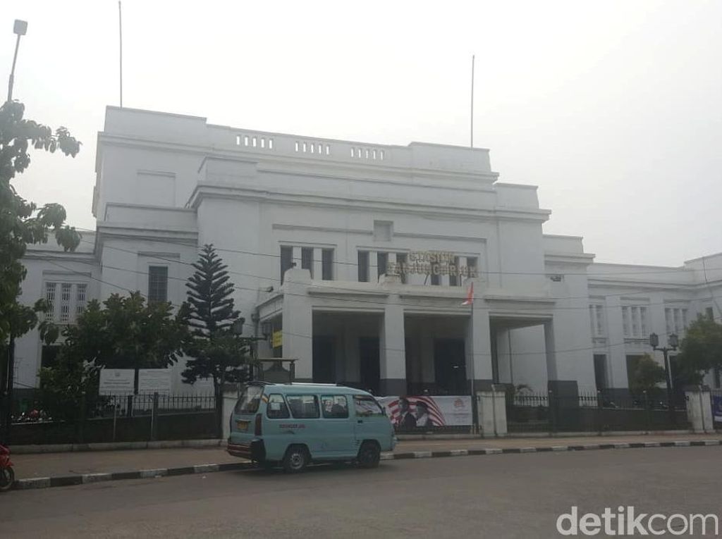 Wisata ke Bunker di Stasiun Tanjung Priok, Bisa Nggak Sih? Wisata ke Bunker di Stasiun Tanjung Priok, Bisa Nggak Sih?