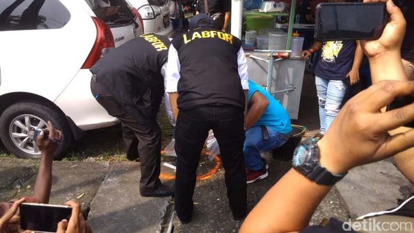 Momen Polisi Olah TKP Bom Bunuh Diri di Polrestabes Medan