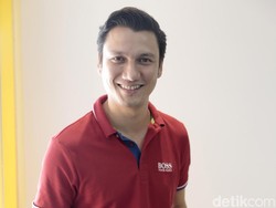 Bikin Pangling! Viral Foto Jadul Christian Sugiono