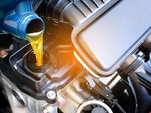 Cara Memilih Oli Mobil yang Tepat Cara Memilih Oli Mobil yang Tepat