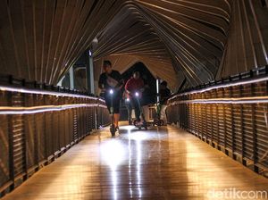 Naik Skuter atau Otopet Listrik Jangan Cuma Gaya-gayaan Naik Skuter atau Otopet Listrik Jangan Cuma Gaya-gayaan
