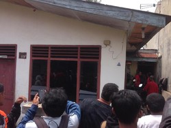Polisi Geledah Rumah Terduga Pelaku Bom Bunuh Diri di Polrestabes Medan