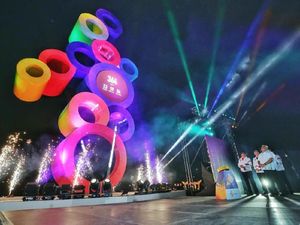 Peselancar Arip Nurhidayat Luruskan Insiden di SEA Games 2019 Peselancar Arip Nurhidayat Luruskan Insiden di SEA Games 2019