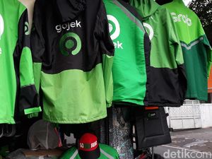 Membandingkan Harga Atribut Ojol yang Asli dan Abal-abal