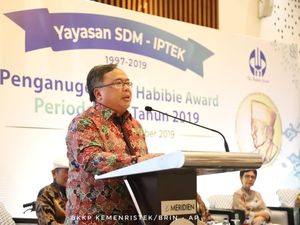 Menristek Ingin Habibie Award Bisa Setara Nobel Menristek Ingin Habibie Award Bisa Setara Nobel