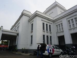 Foto Stasiun Tanjung Priok, dari Bunker sampai Toilet Zaman Old