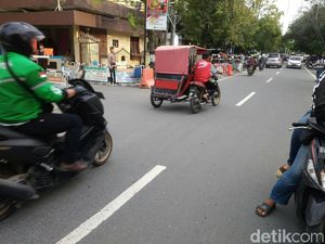 Jalan Sekitar Polrestabes Medan Kembali Dibuka Pasca Bom Bunuh Diri Jalan Sekitar Polrestabes Medan Kembali Dibuka Pasca Bom Bunuh Diri