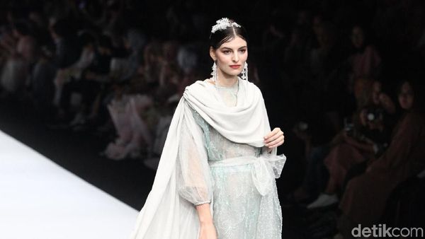 Foto: 12 Busana Anggun Untuk Koleksi Terbaru Barli Asmara