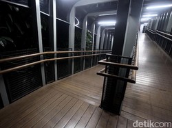 Bantah JPO Gampang Rusak, Pemprov DKI: Lantai Kayu Bukan untuk Skuter