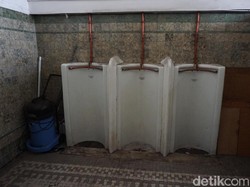 Begini Tempat Pipis Zaman Belanda di Stasiun Tanjung Priok