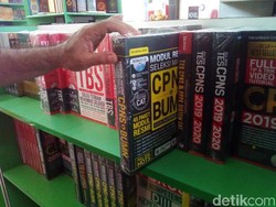 Buku Panduan Lolos CPNS Laris Manis Diburu Pembeli di Kudus