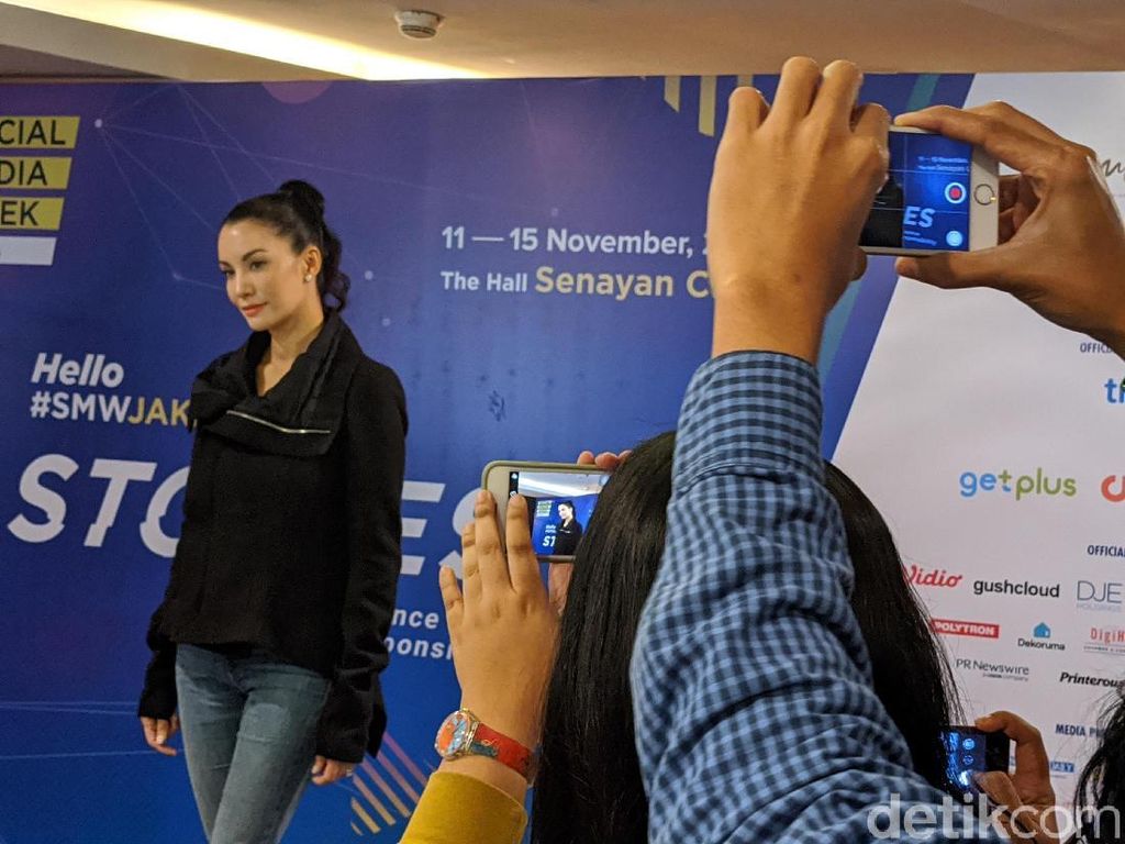 Nadya Hutagalung Dukung Instagram Sembunyikan Jumlah Like