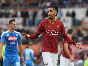 Roma Relakan Smalling Balik ke MU
