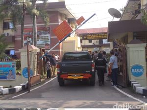Pelaku Bom Bunuh Diri di Polrestabes Medan Pakai Atribut Ojek Online