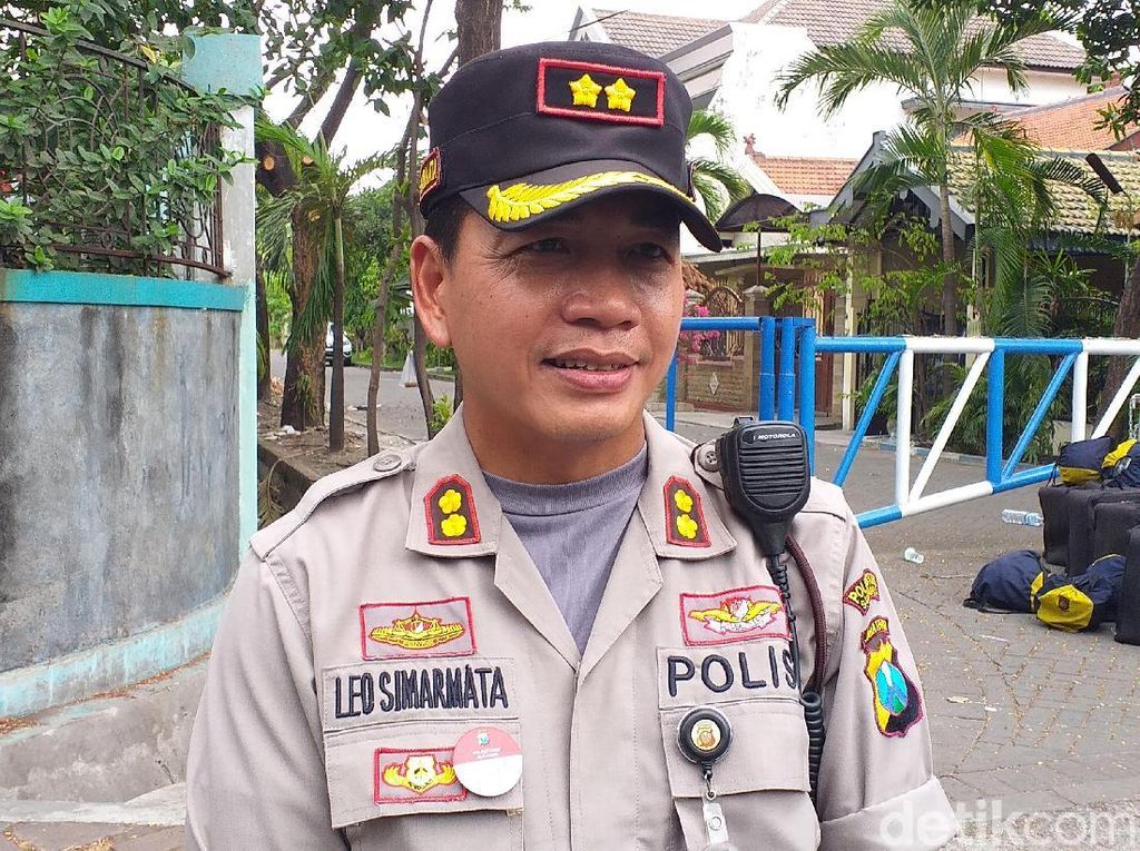 Surabaya Aman, Polisi Minta Warga Lapor Jika Ada yang Mencurigakan Surabaya Aman, Polisi Minta Warga Lapor Jika Ada yang Mencurigakan
