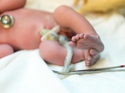 Bayi Lahir Positif Corona Jadi Bukti Penularan Terjadi di Rahim