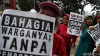 Aksi Tolak Anggaran Lem Aibon di DPRD DKI Jakarta