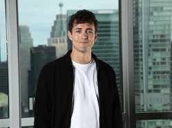 Bukan Harry Styles, Ini Aktor yang Jadi Pangeran Eric di The Little Mermaid