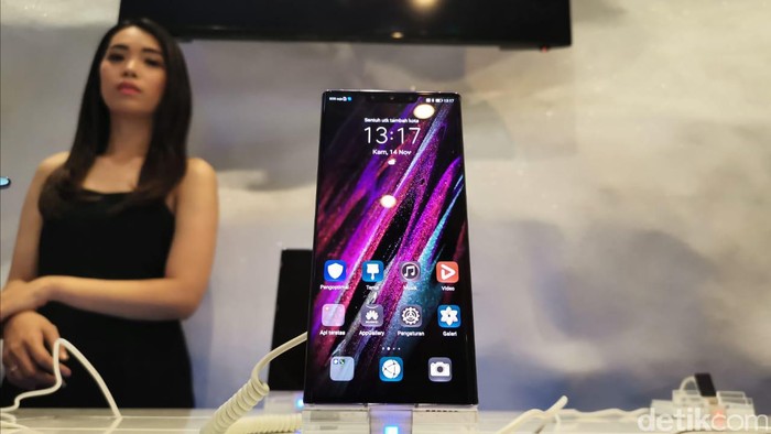 Huawei Mate 30 Pro. Foto: Anggoro Suryo Jati Huawei Mate 30 Pro. Foto: Anggoro Suryo Jati