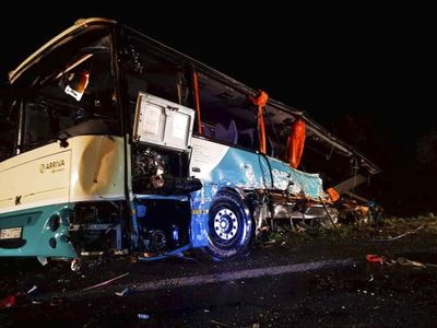 Bus Vs Truk di Slovakia Tewaskan 12 Orang