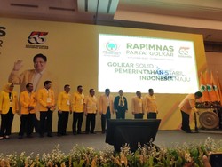 Rapimnas Golkar, Airlangga Singgung Ada Kesepakatan dengan Bamsoet