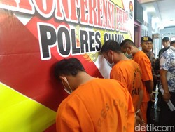 Polisi Tangkap 3 Penambang Batu Kapur Ilegal di Pangandaran