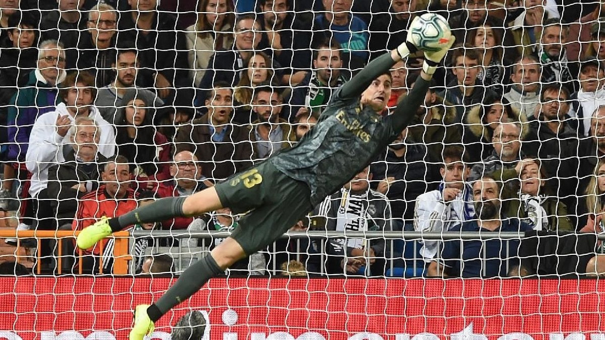 Real Madrid tak diperkuat Thibaut Courtois dan Marcelo saat menghadapi Manchester City di Liga Champions (Foto: Denis Doyle / Getty Images)