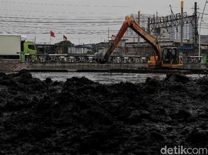 Dinas Tata Air Kebut Normalisasi Kali Ancol Dinas Tata Air Kebut Normalisasi Kali Ancol