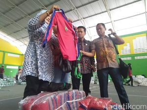 DPRD Jombang Desak APH Selidiki Pengadaan Seragam Gratis yang Kekecilan DPRD Jombang Desak APH Selidiki Pengadaan Seragam Gratis yang Kekecilan