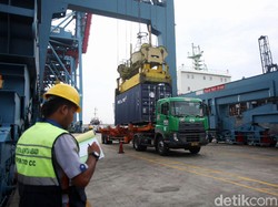 RI Banjir Barang Impor, Pengusaha Ngaku Rugi Rp 50 T