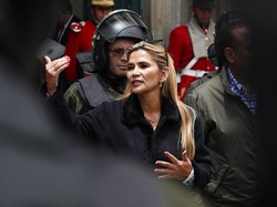 Ditahan karena Genosida, Mantan Presiden Bolivia Coba Bunuh Diri