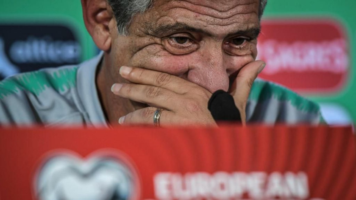 Pelatih timnas Portugal Fernando Santos muak dicecar pertanyaan soal kontroversi Cristiano Ronaldo (Foto: PATRICIA DE MELO MOREIRA / AFP)