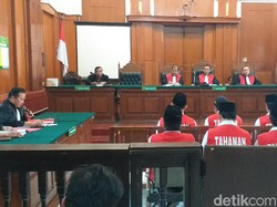 6 Terdakwa Pembakar Polsek Tambelangan Dituntut Berbeda