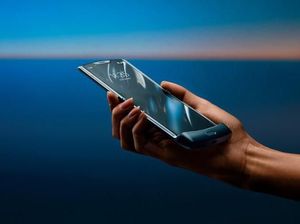 Penjualan Ponsel Lipat Motorola Razr Terpaksa Molor