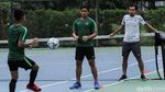 Timnas Indonesia U-23 Gelar Recovery di Lapangan Tenis