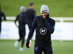 Kane Sedang Melempem, Sterling Tak Seharusnya Dicoret dari Timnas