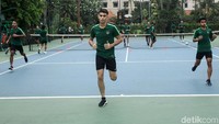 Timnas Indonesia U-23 menggelar latihan ringan di lapangan tenis Hotel Sultan, Jakarta, Kamis (14/11/2019).