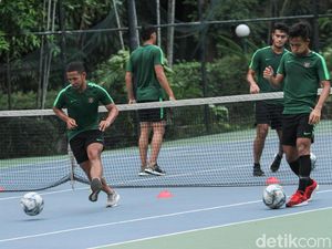 Gelar Recovery, Timnas Indonesia U-23 Latihan Ringan di Lapangan Tenis Gelar Recovery, Timnas Indonesia U-23 Latihan Ringan di Lapangan Tenis