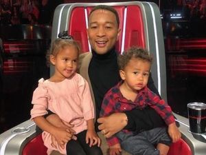 John Legend Sewa Rumah Dekat Pantai, Isolasi Diri Hindari Virus Corona